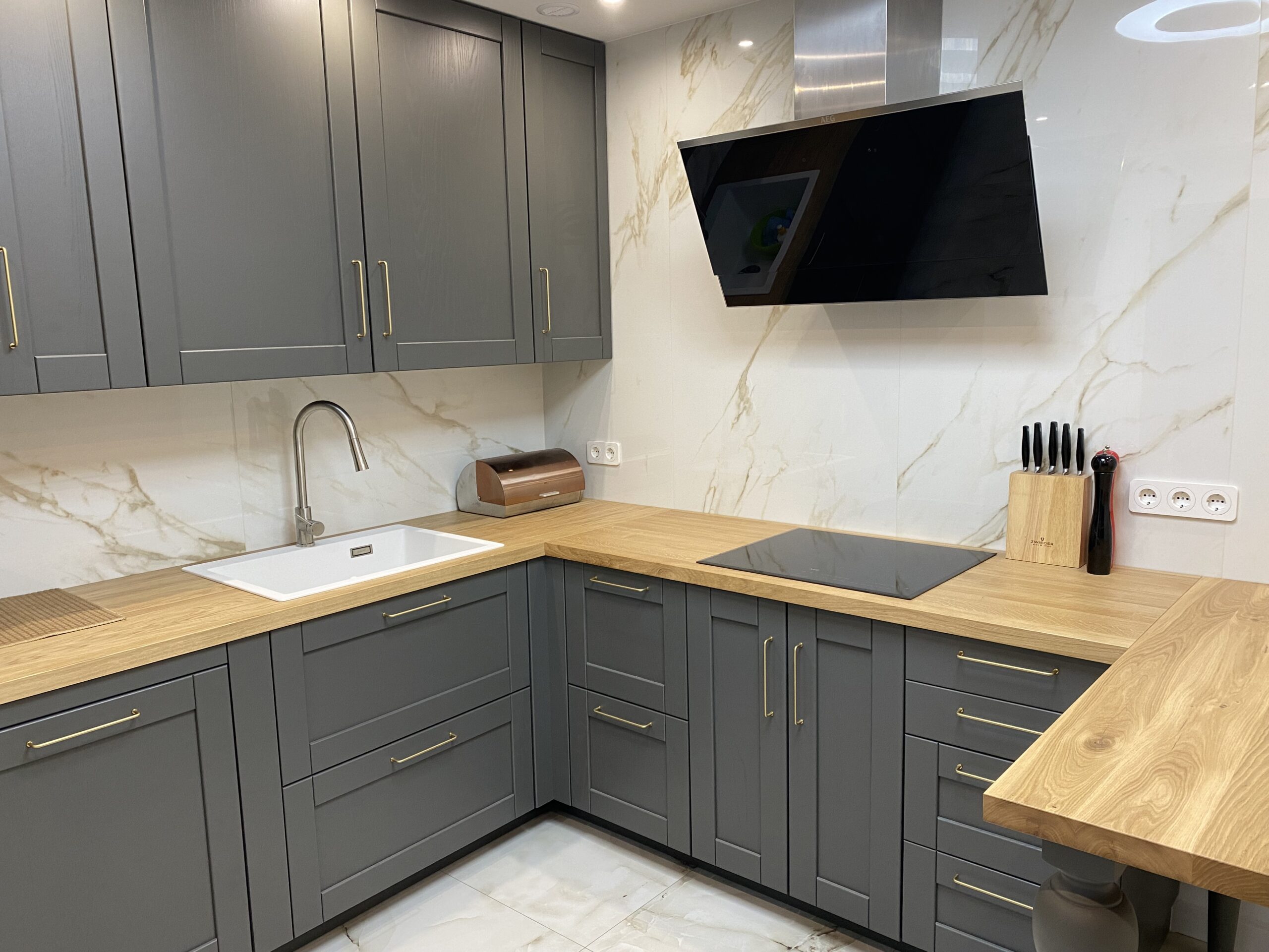 Naturalny blat kuchenny drewniany – klasyczne wykończenie