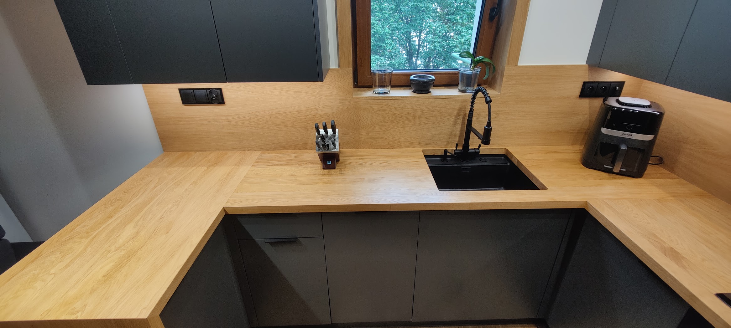 Blat kuchenny drewniany na wymiar – realizacja w Warszawie