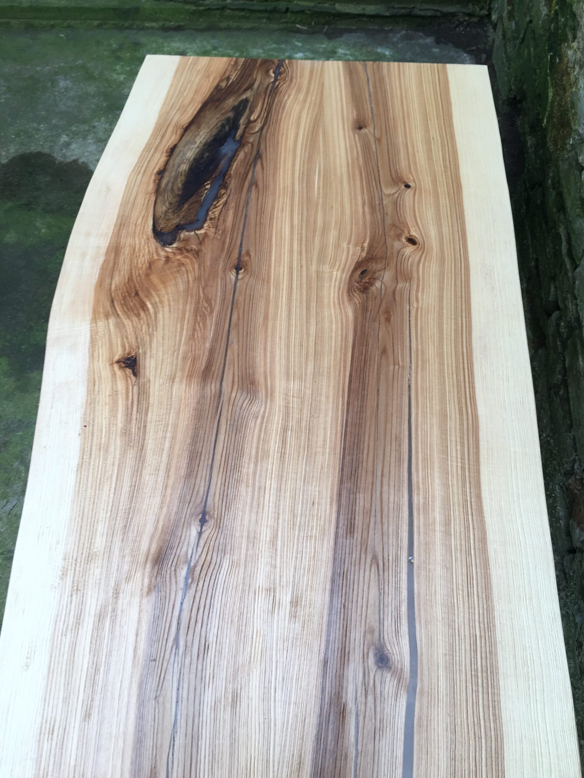 Blat drewniany orzechowy, elegancki i naturalny