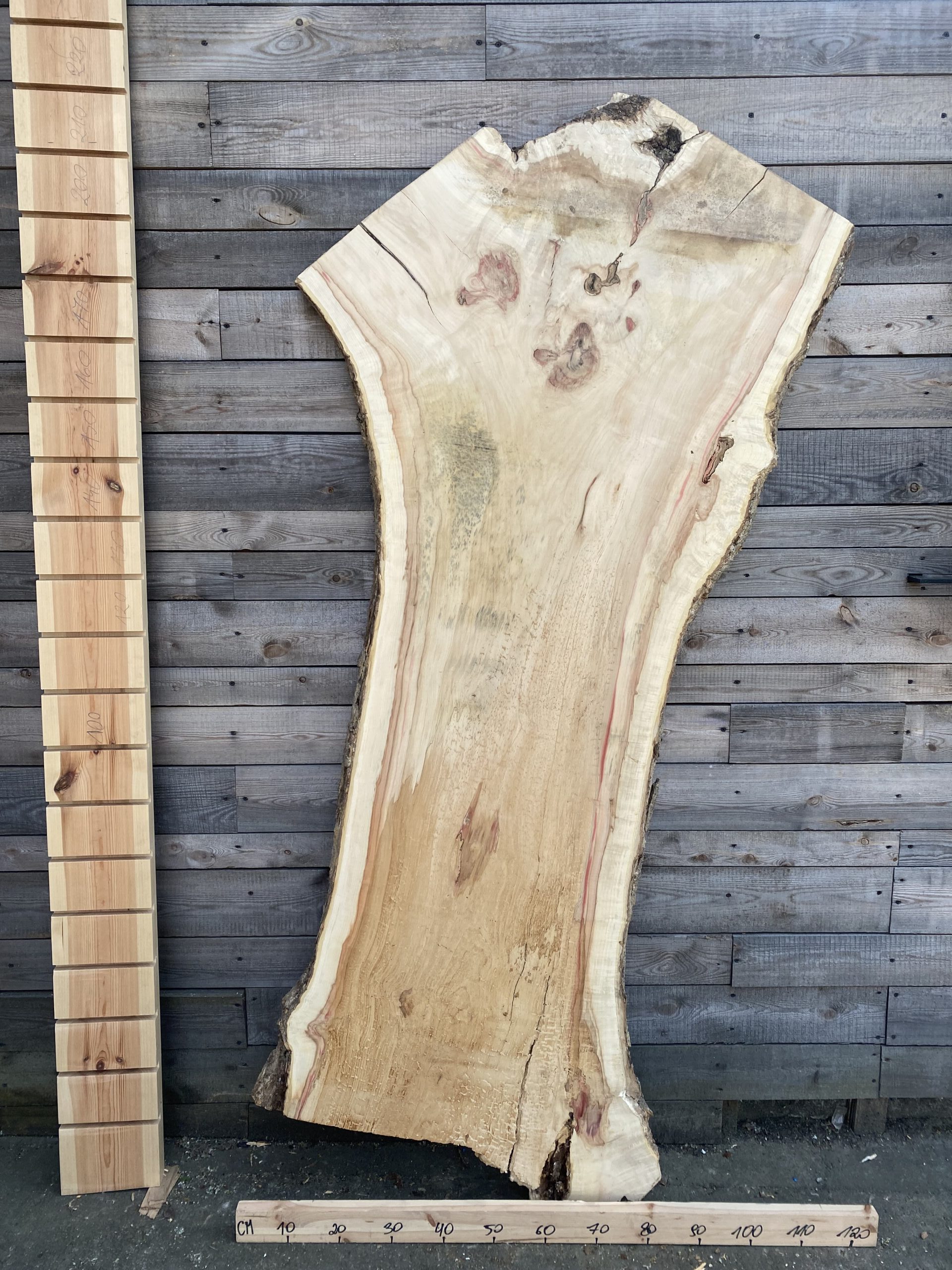 Calówka – tarcica o grubości 25 mm.