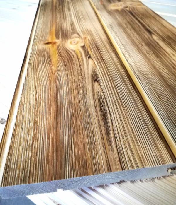 Deski rozbiórkowe – drewno do ponownego użycia.