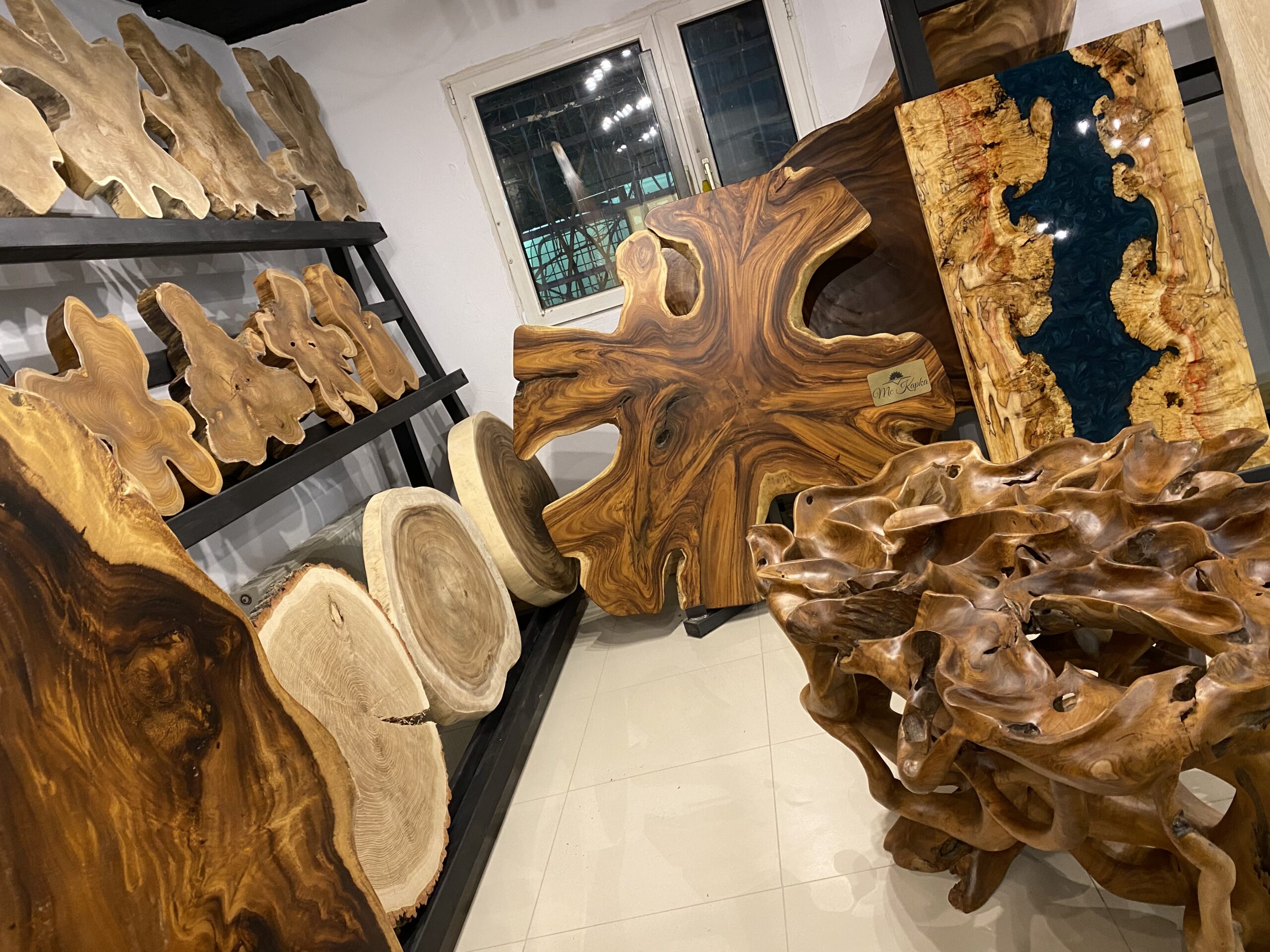 Drewno egzotyczne Warszawa – lokalna oferta.