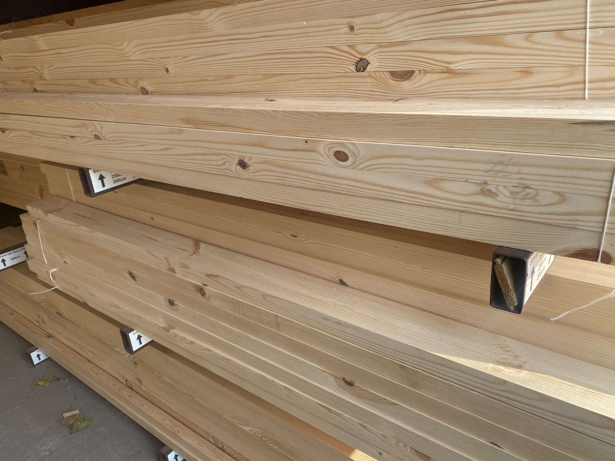 Drewno konstrukcyjne C24 certyfikowane na zamówienie.