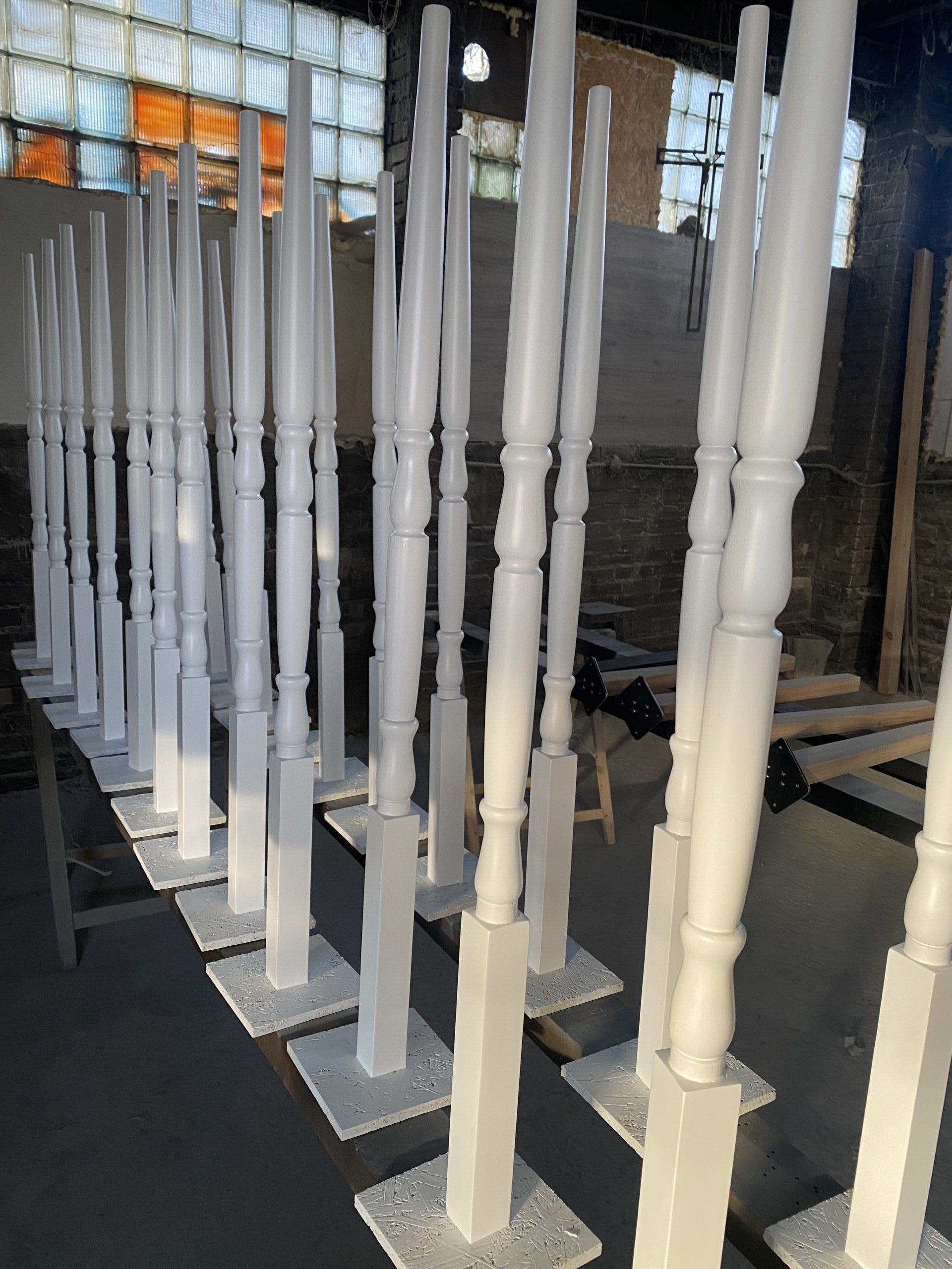 Nowoczesny element drewniany toczony