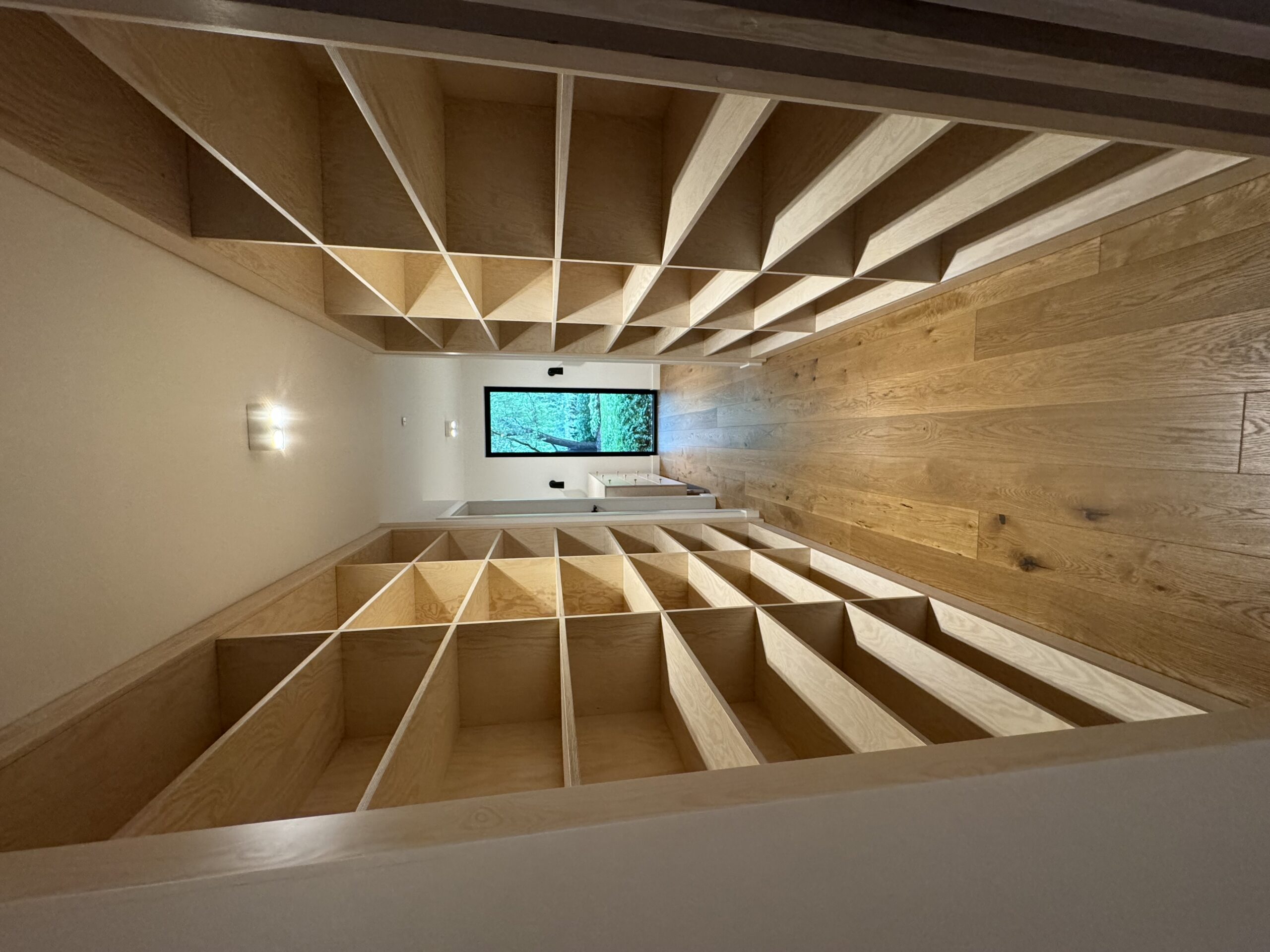 Garderoba drewniana na wymiar Warszawa