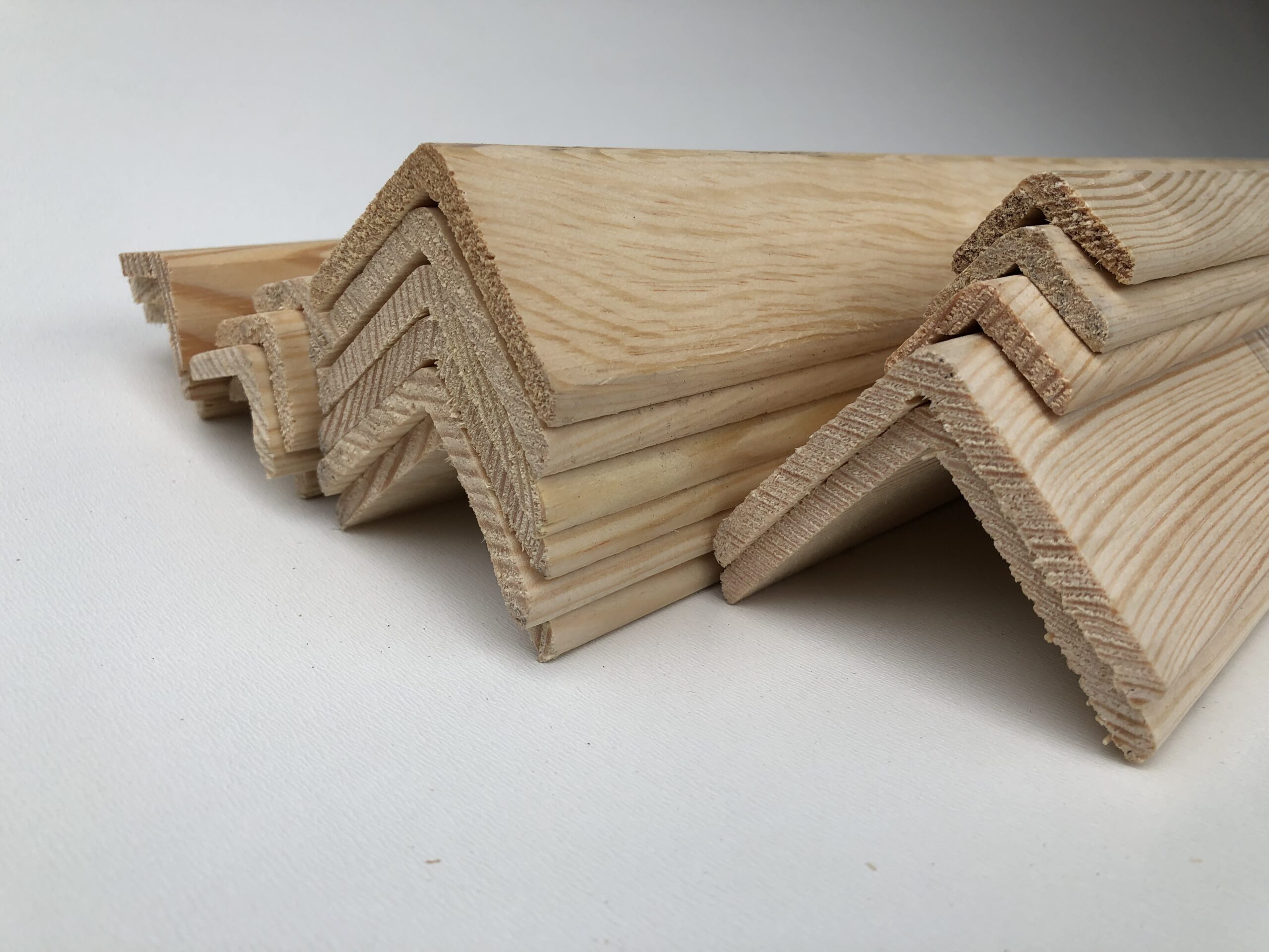 Kątownik dębowy Warszawa – solidne drewno