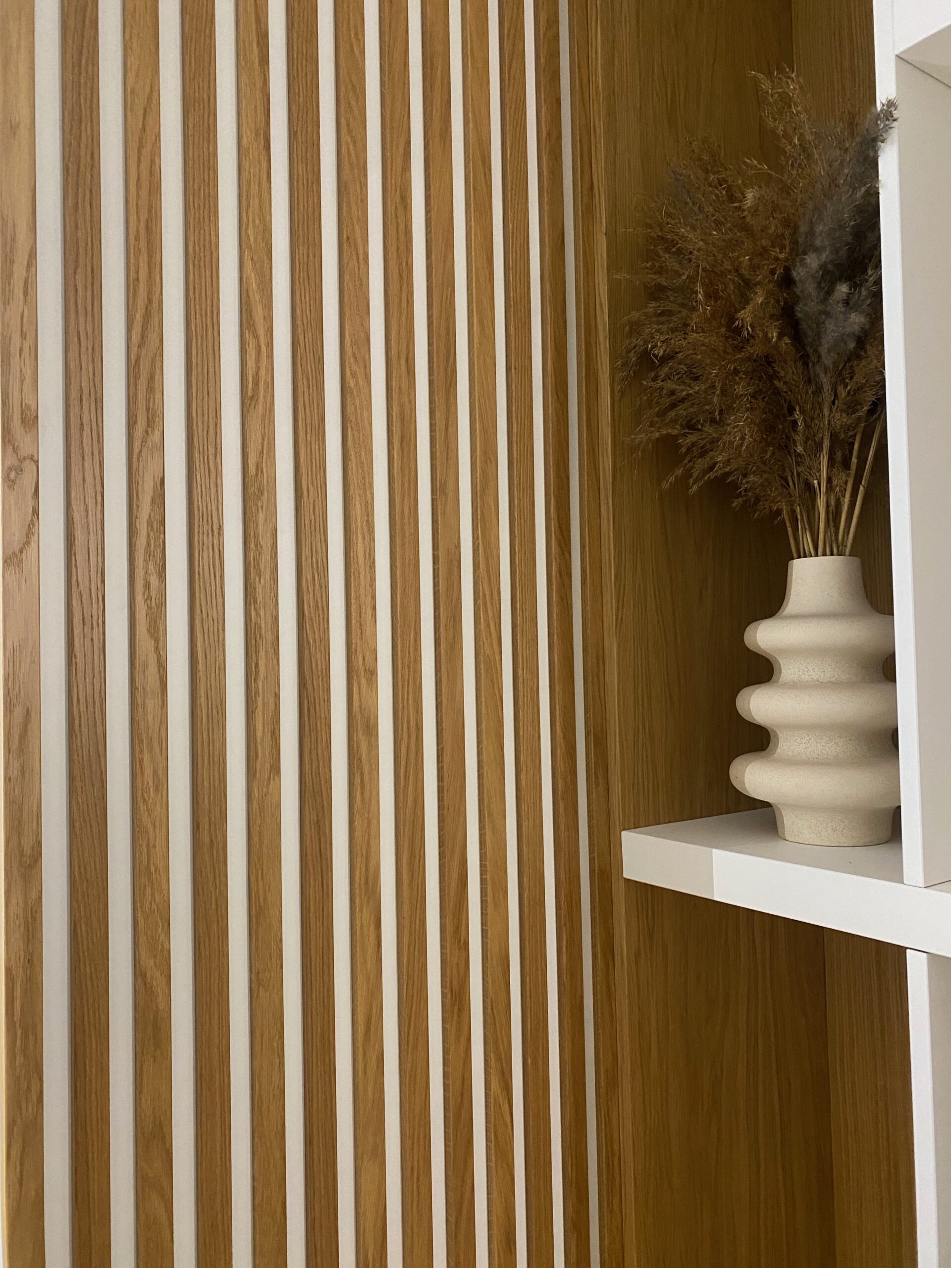 Lamele dekoracyjne na ścianę – elegancja i styl.