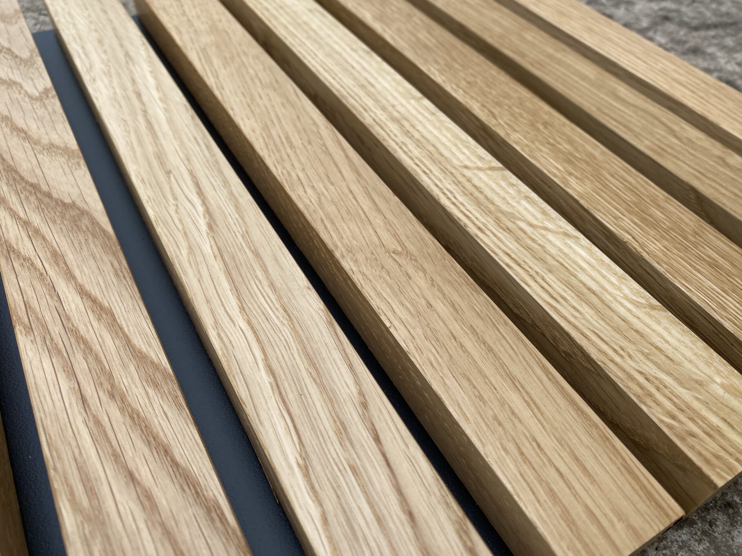 Lamele drewniane do salonu – elegancja i nowoczesność.