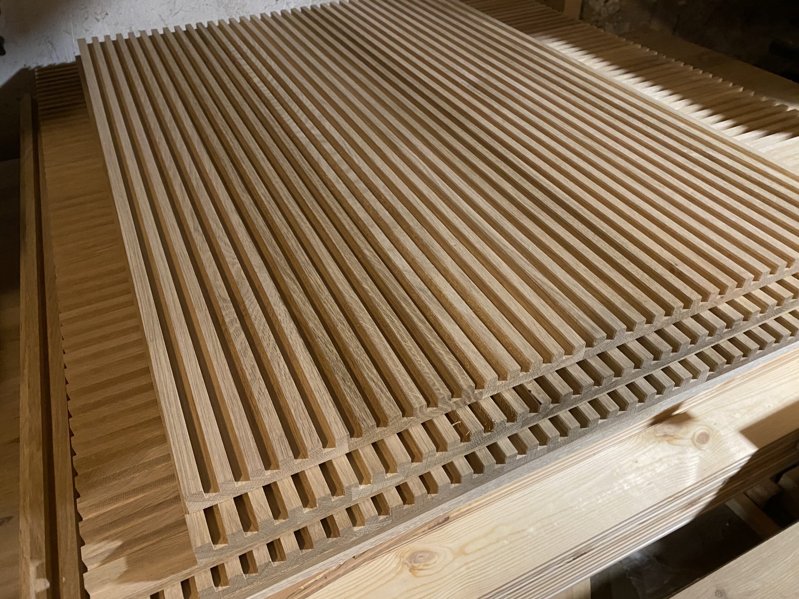 Lamele drewniane poziome – unikalny efekt dekoracyjny.