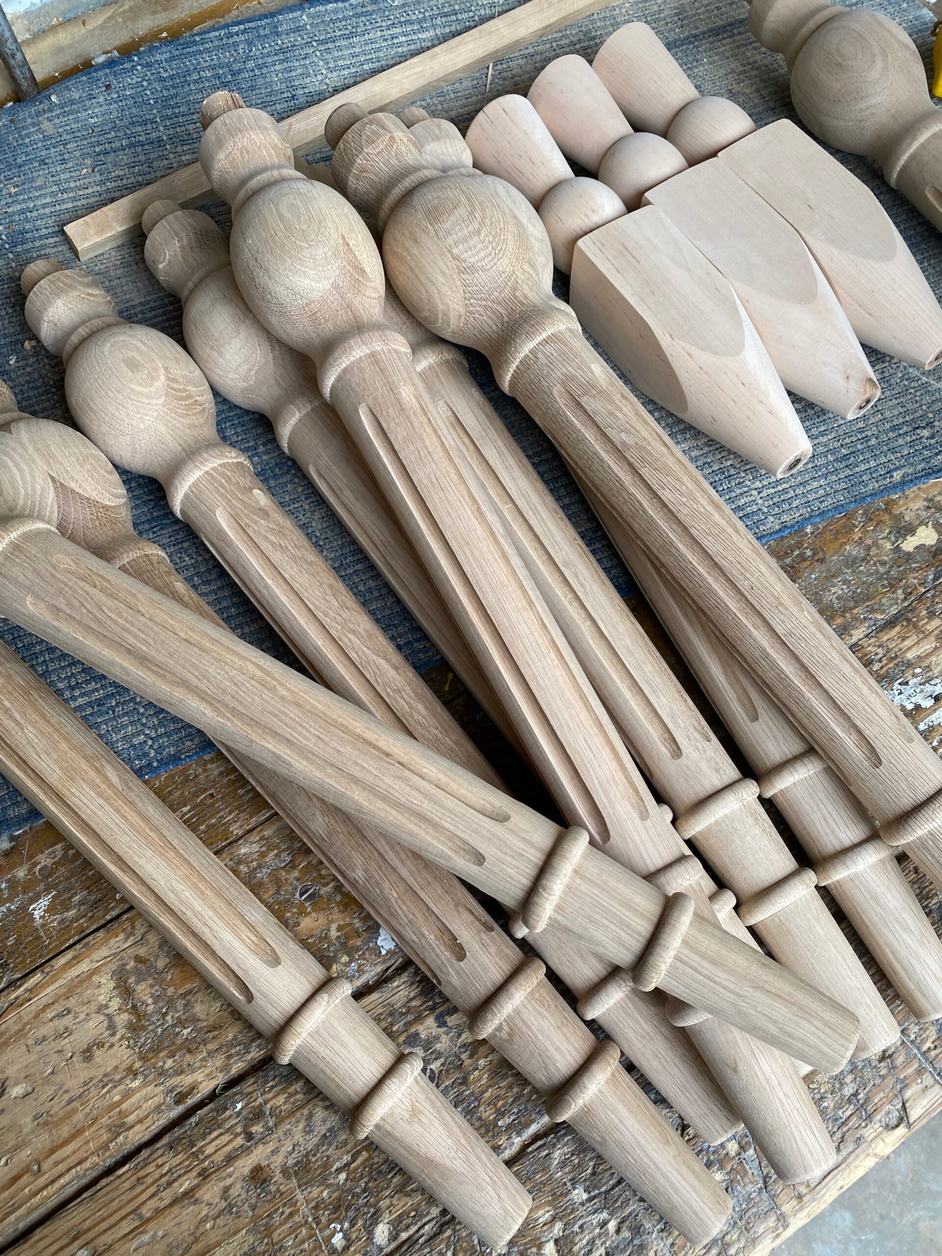 Noga drewniana toczona do biurka