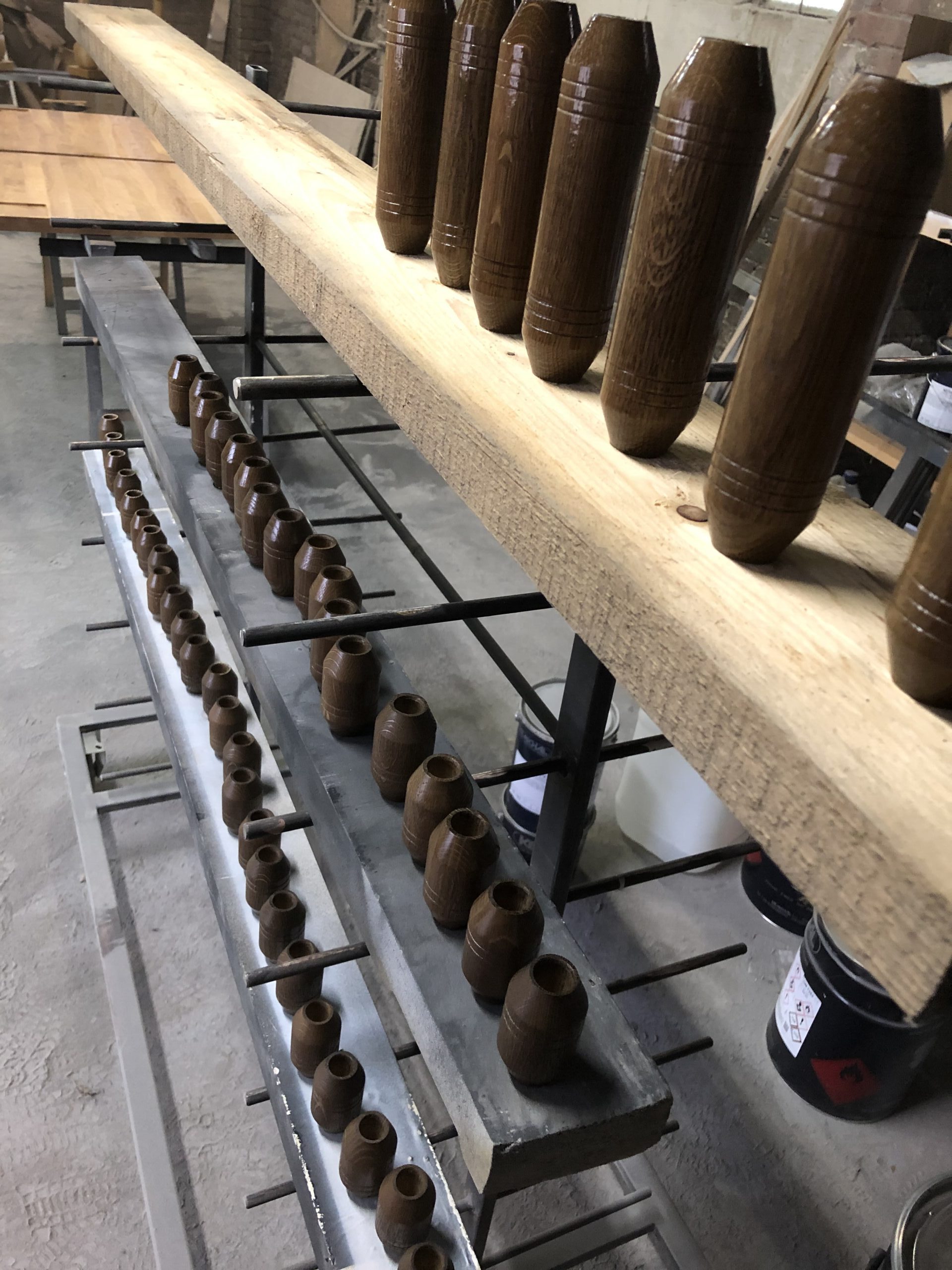 Lita noga drewniana toczona