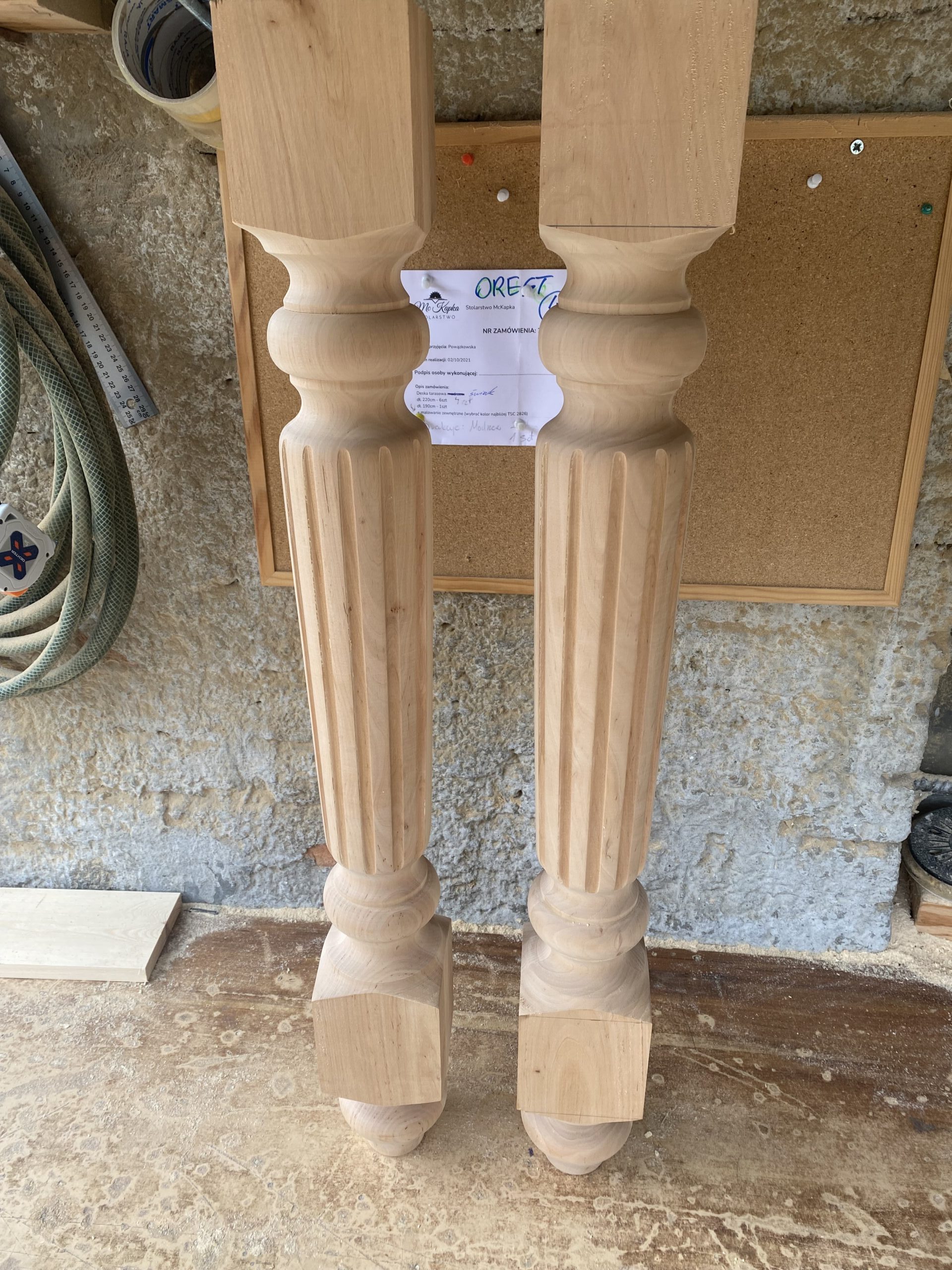 Noga drewniana toczona w stylu klasycznym