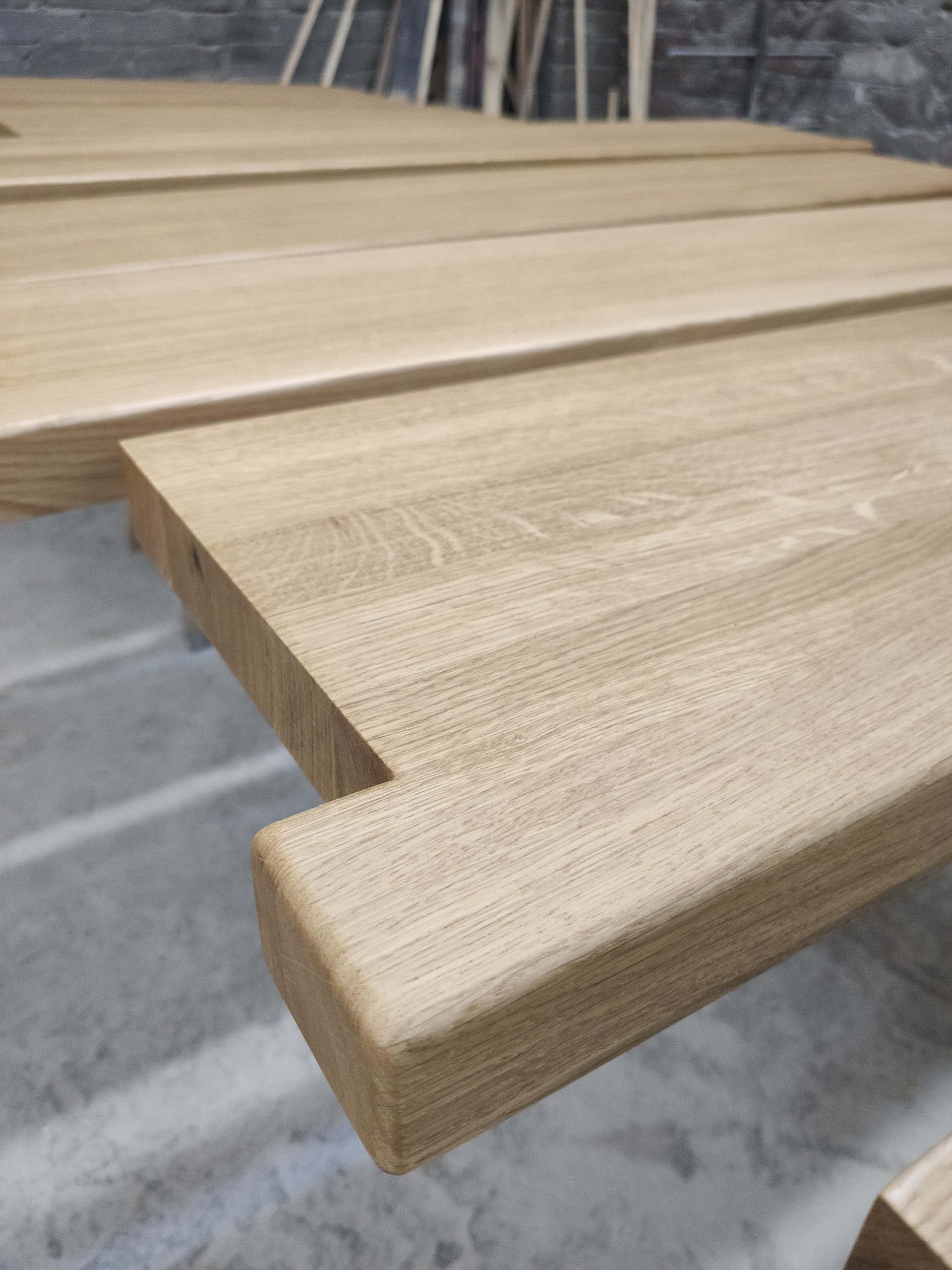 Parapet dębowy na zamówienie – indywidualne projekty.