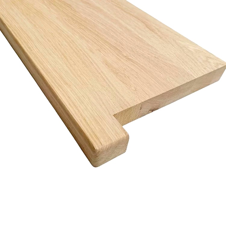 Parapet dębowy naturalny – solidne lite drewno.
