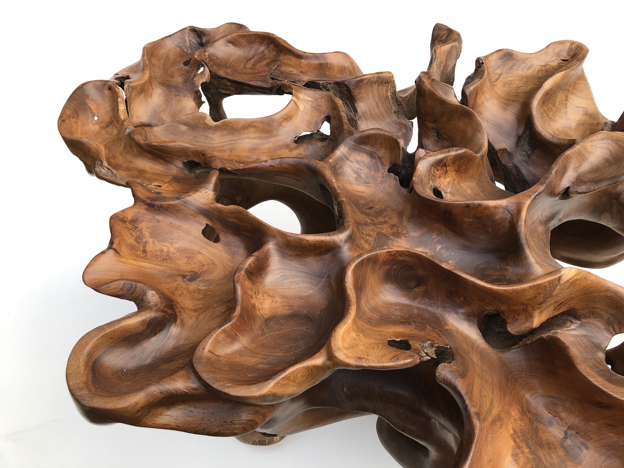 Stół z drewna egzotycznego z żywicą epoksydową.