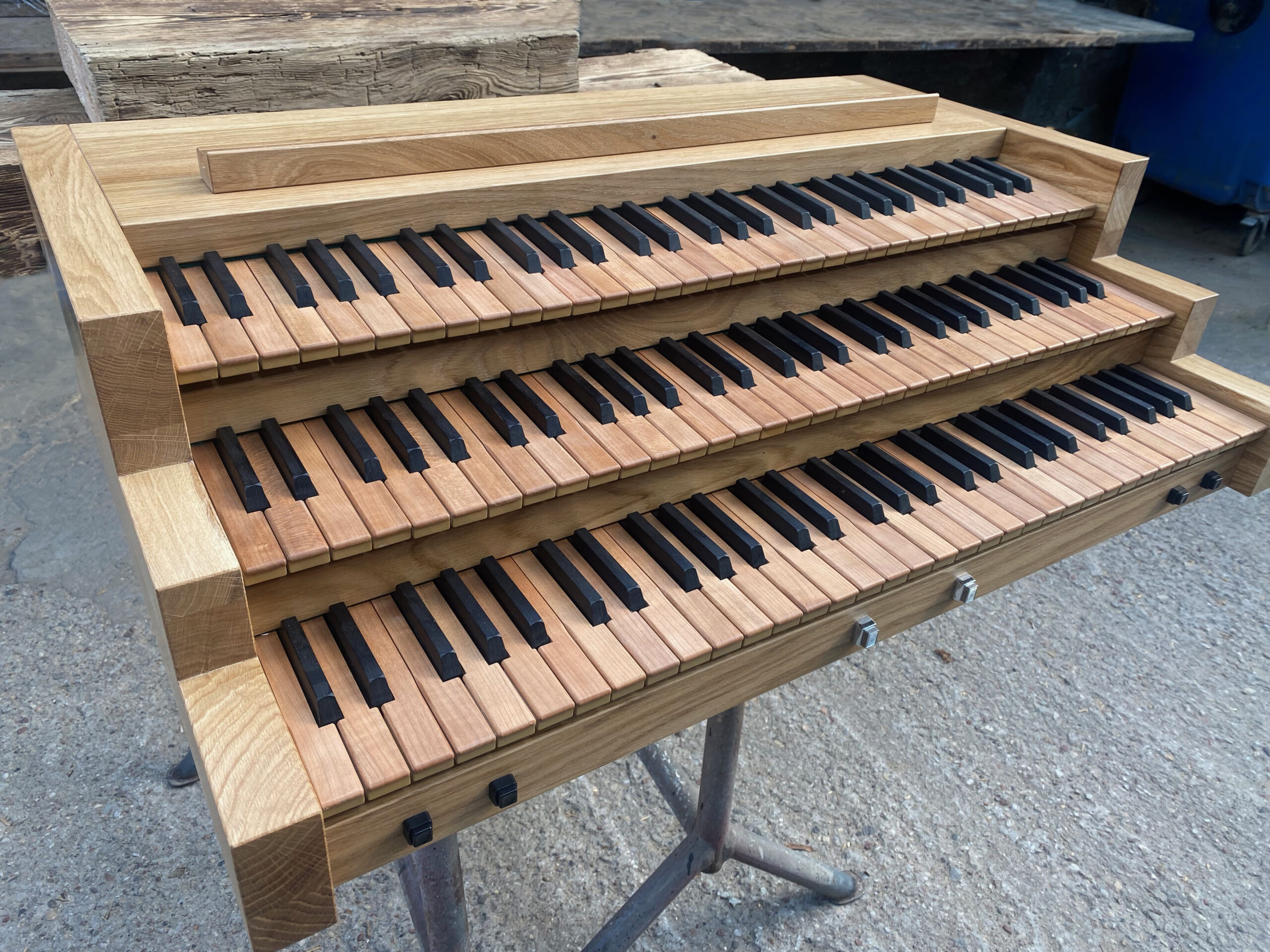 Kantówka dębowa na zamówienie – indywidualne wymiary.