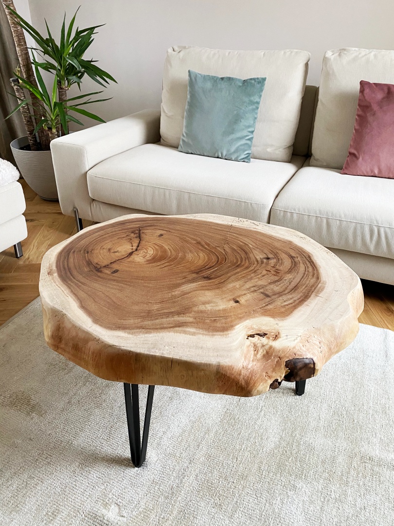 Okrągły stolik kawowy drewniany – elegancki design.