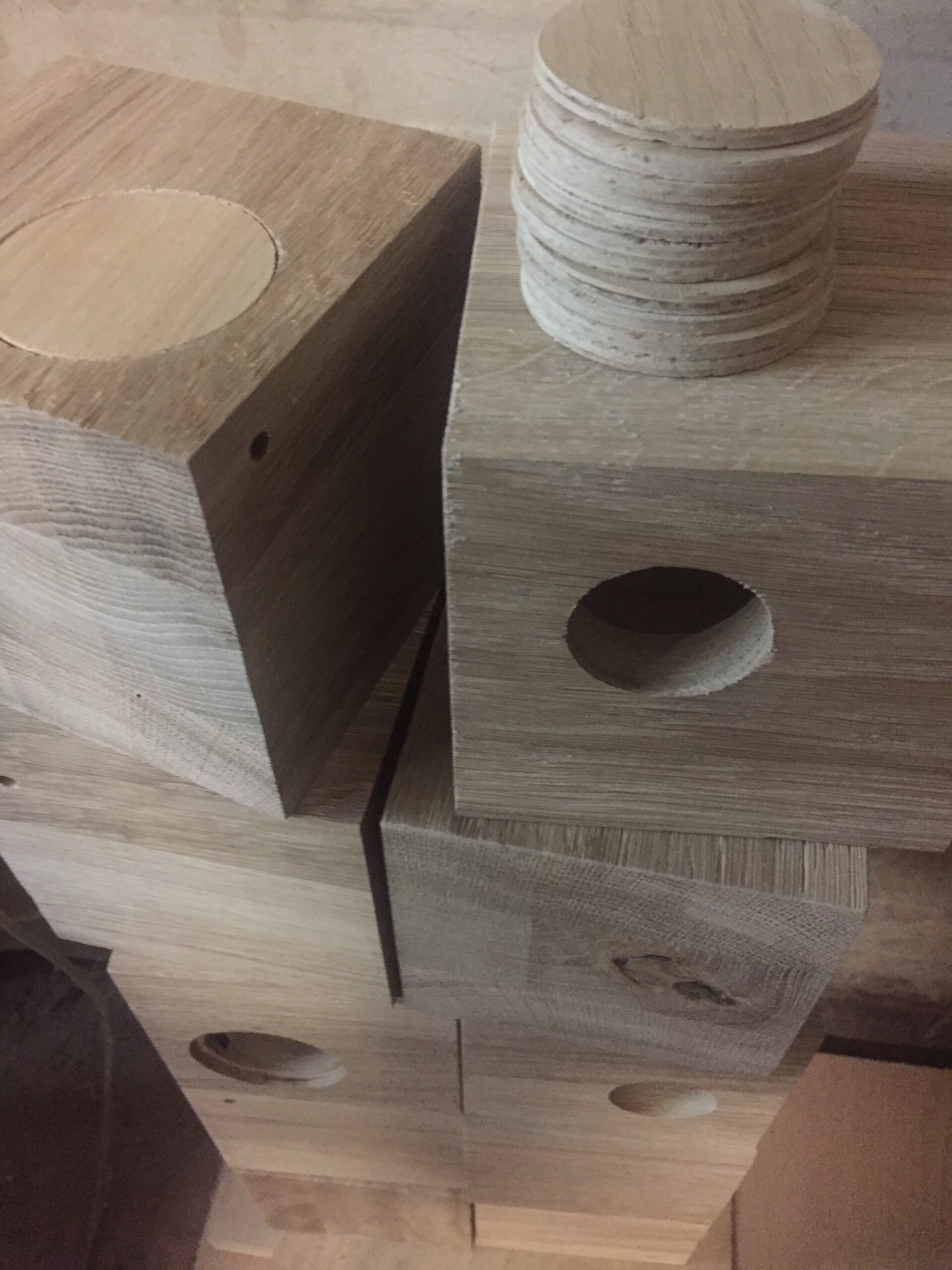 Wycinanie otworów w blatach na zamówienie Warszawa