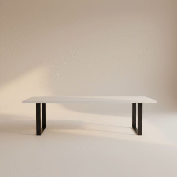 Stół drewniany SZUM – dębowy blat i stalowe czarne nogi, styl minimalistyczny